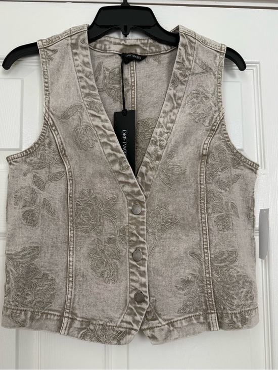 DRIFTWOOD Tops - Driftwood NWT grey floral embroidered denim vest Small